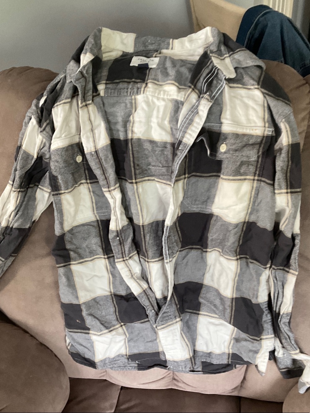 American Eagle Outfitters Black & Gray plaid flannel button down